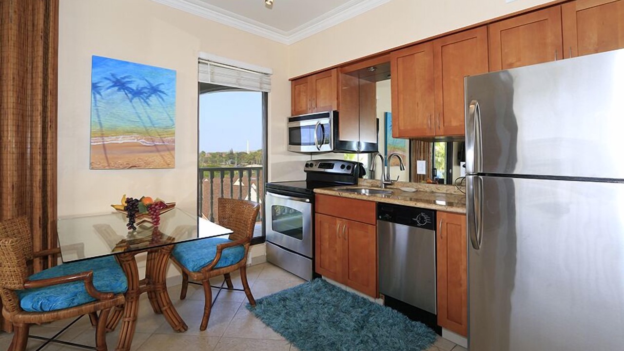 Photo of Kitchen in Historic Lahaina Front Street