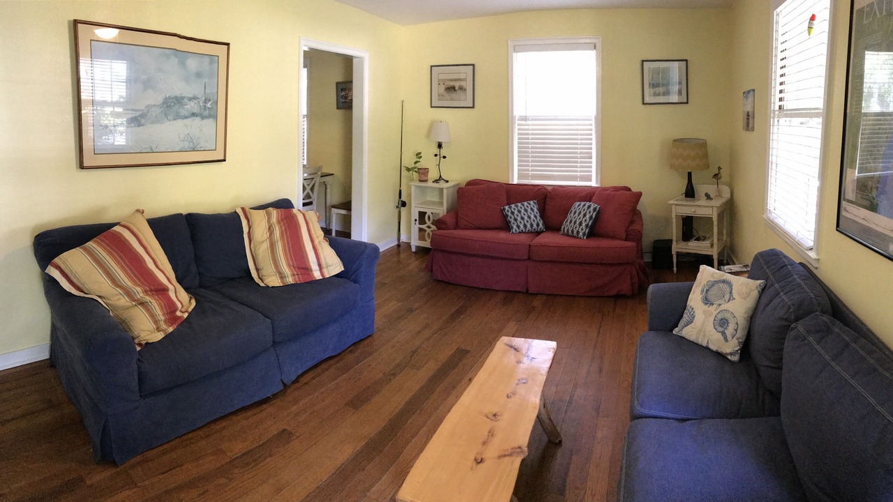 Photo of Livingroom in Saint Simons Heights