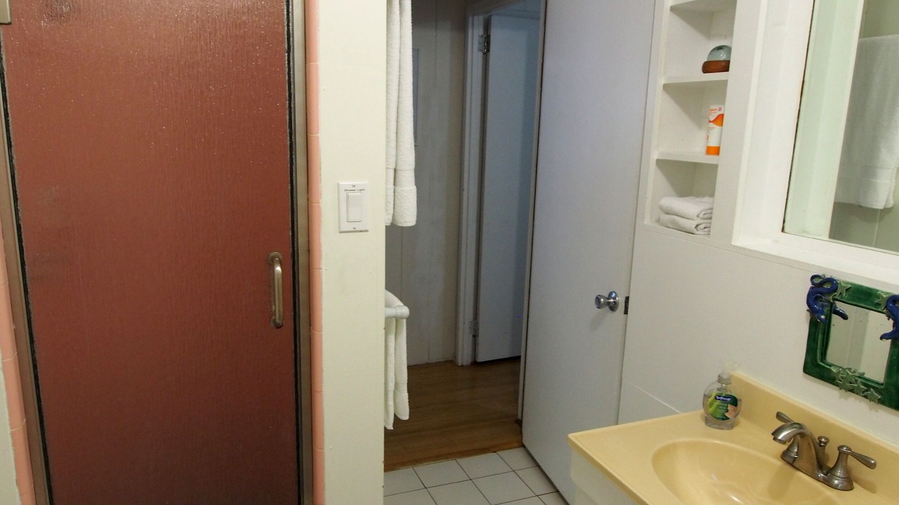 Photo of Bathroom in Waimanalo Beach