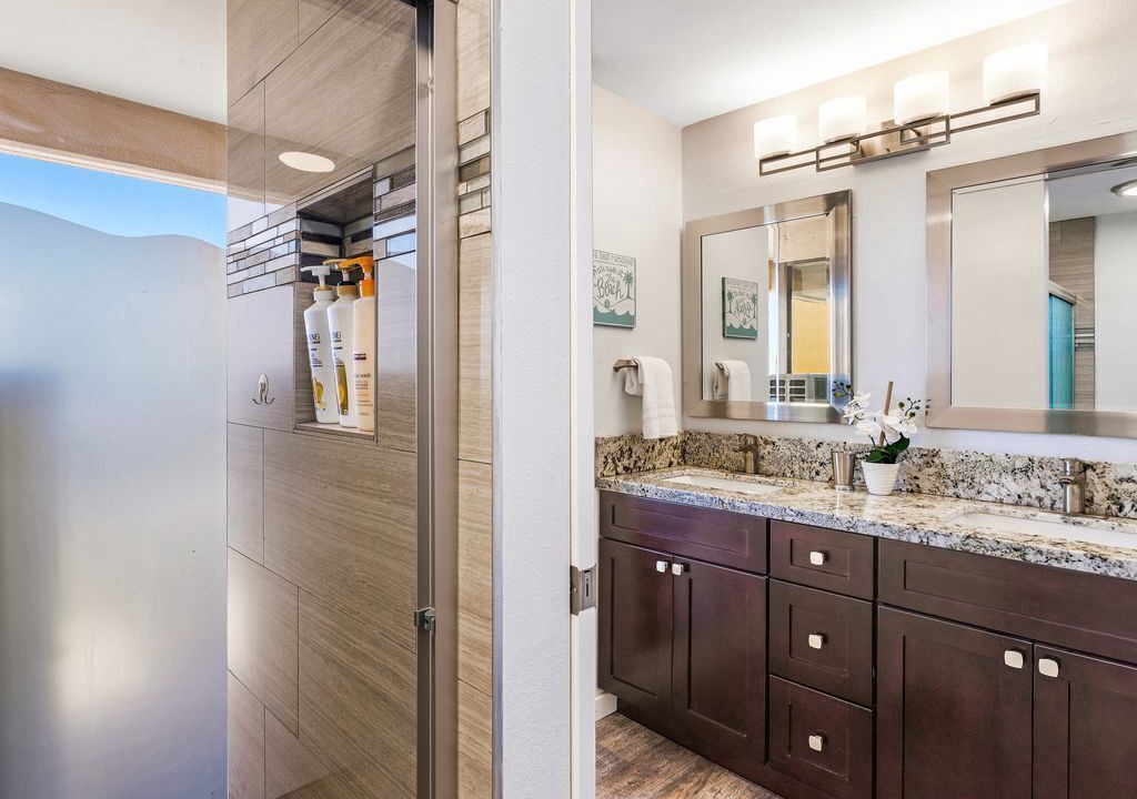 Photo of Bathroom in Kahana