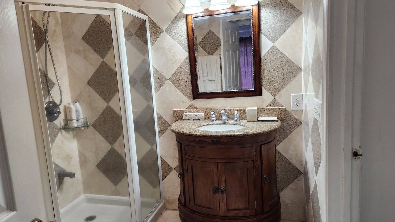 Photo of Bathroom in Hauula