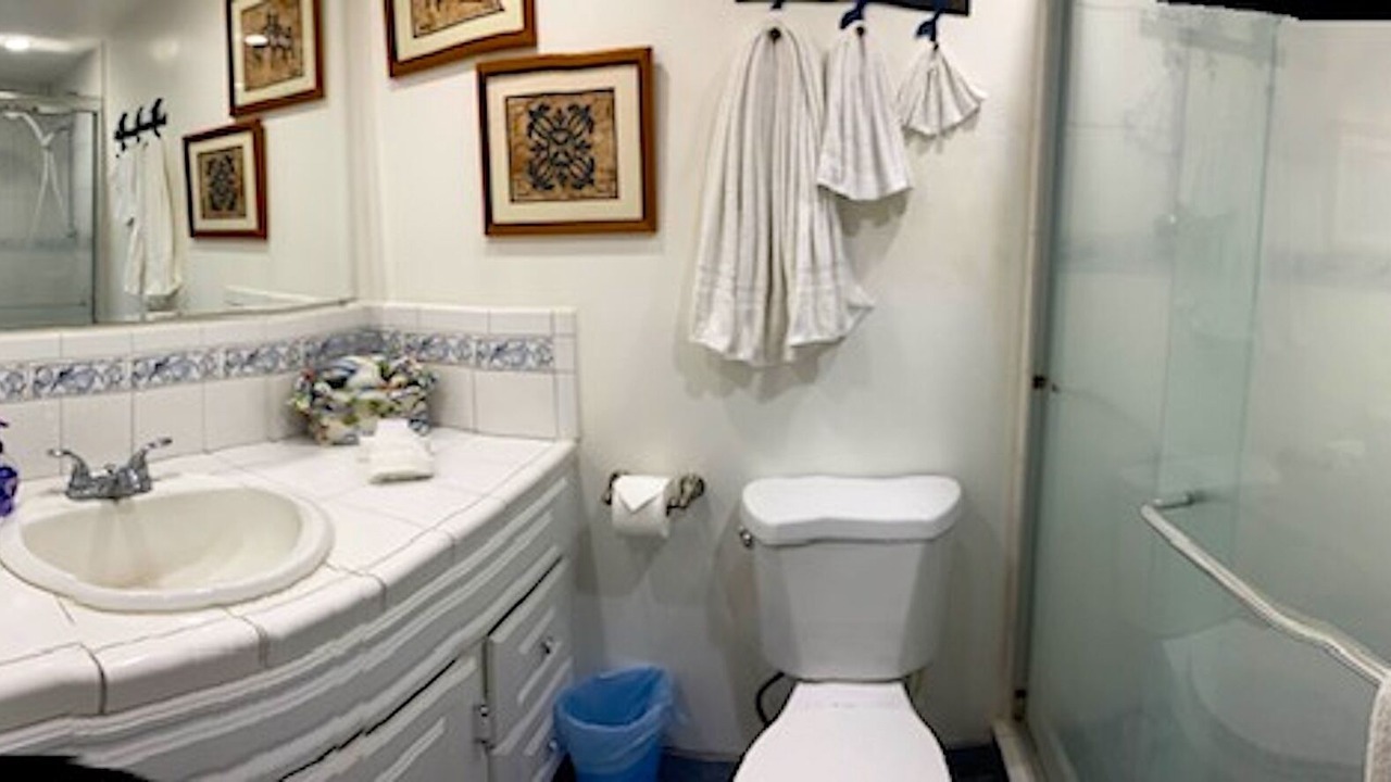 Photo of Bathroom in Makaha