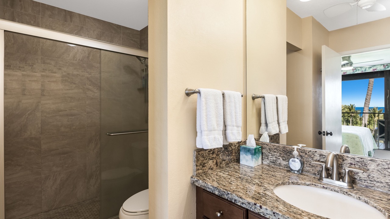 Photo of Bathroom in Kahaluu-Keauhou
