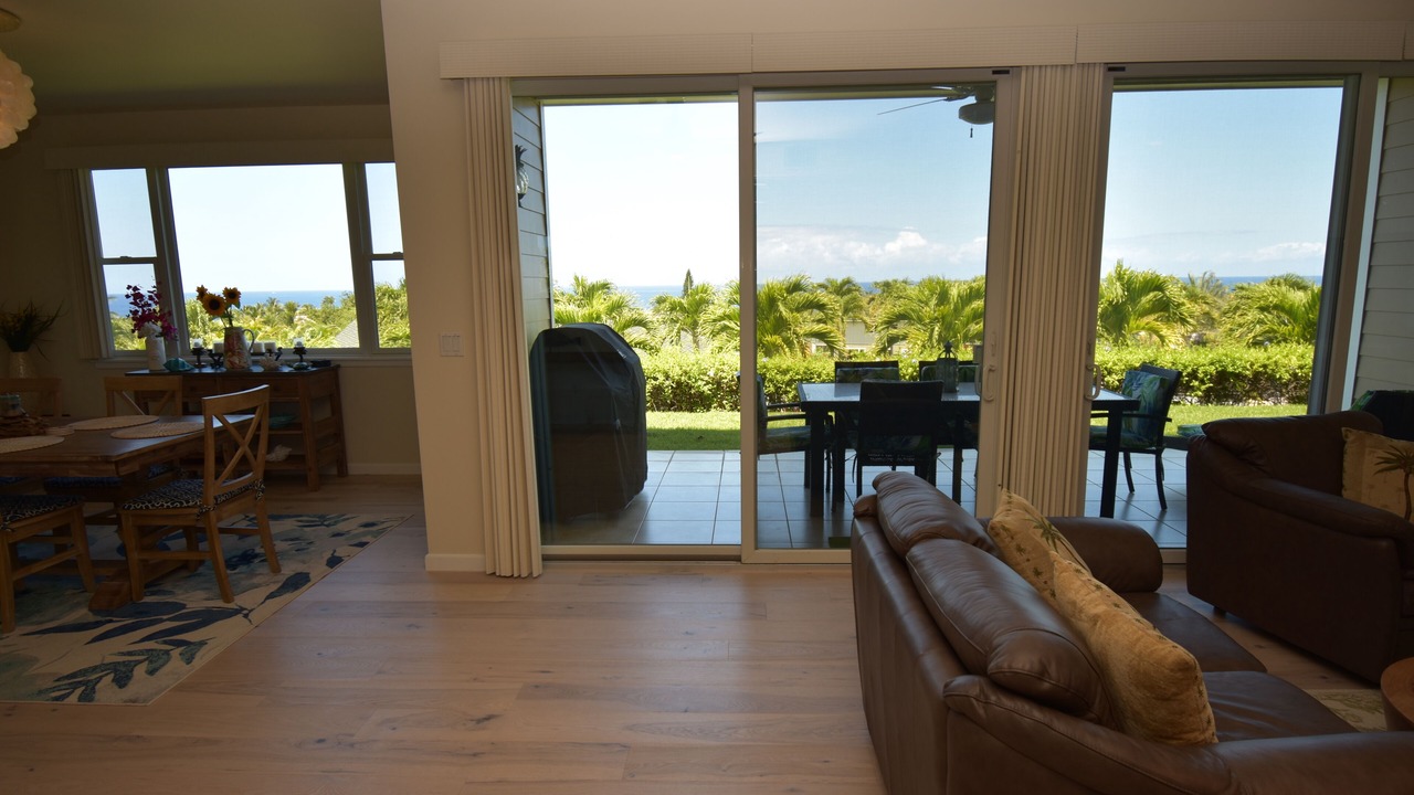 Photo of Livingroom in Kahaluu-Keauhou