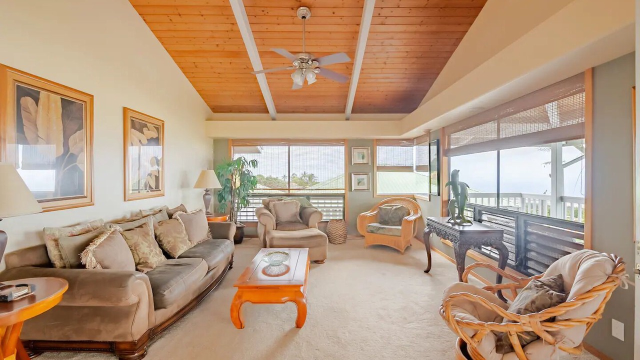 Photo of Livingroom in Kona Palisades