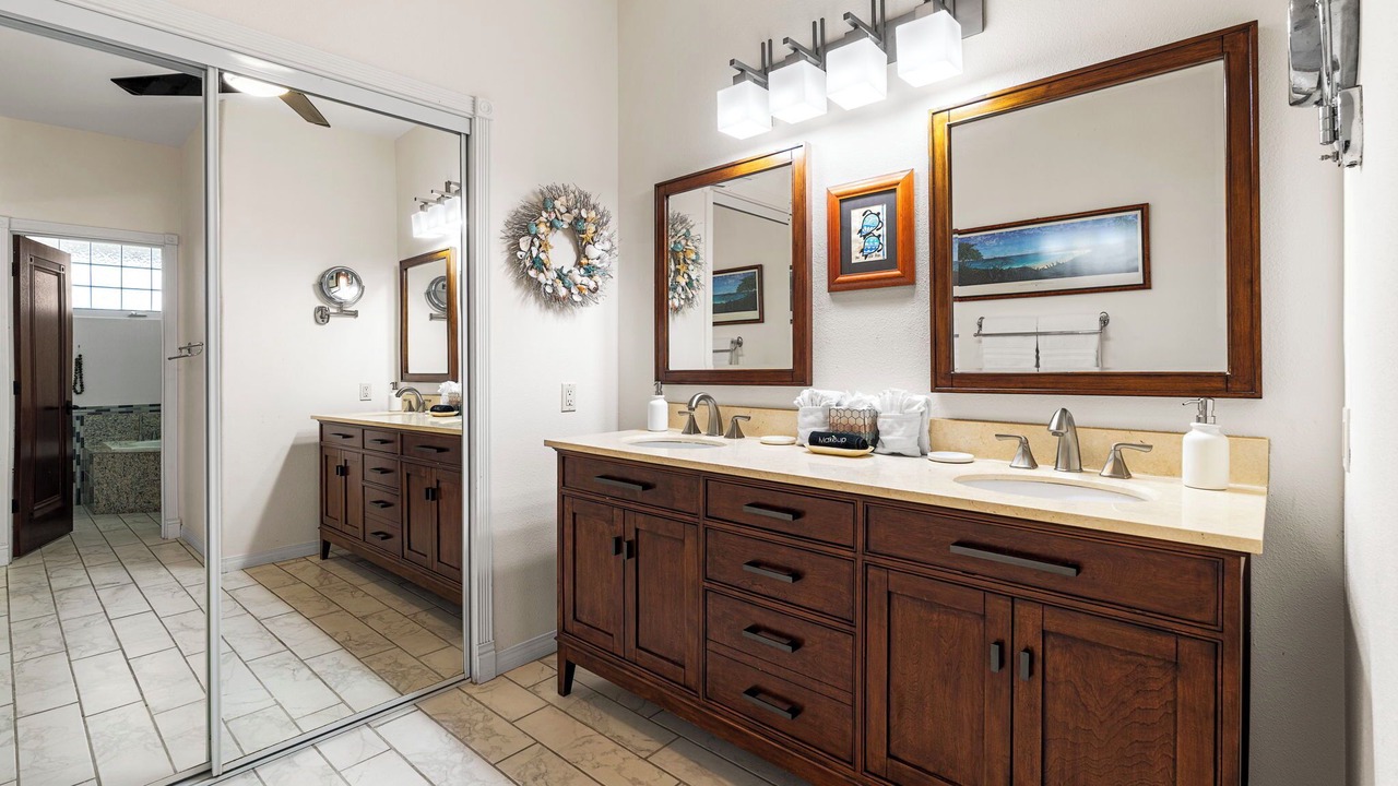 Photo of Bathroom in Kahaluu-Keauhou