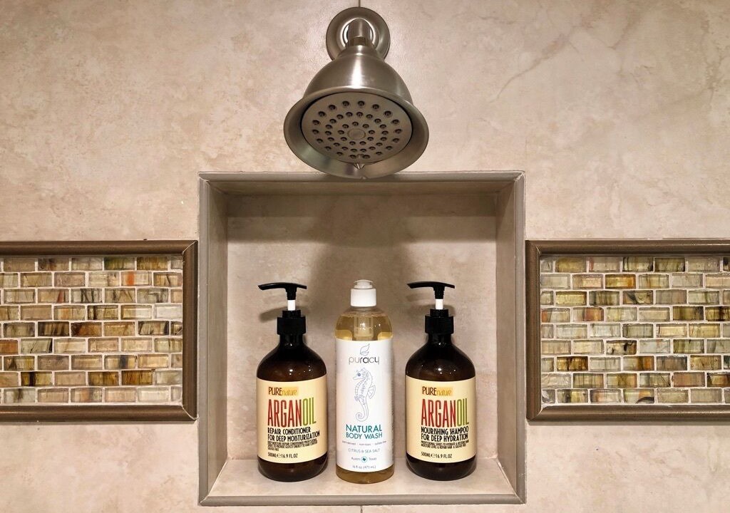 Photo of Bathroom in Historic Lahaina Front Street