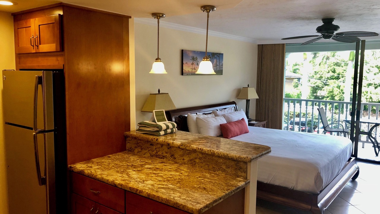 Photo of Bedroom in Historic Lahaina Front Street