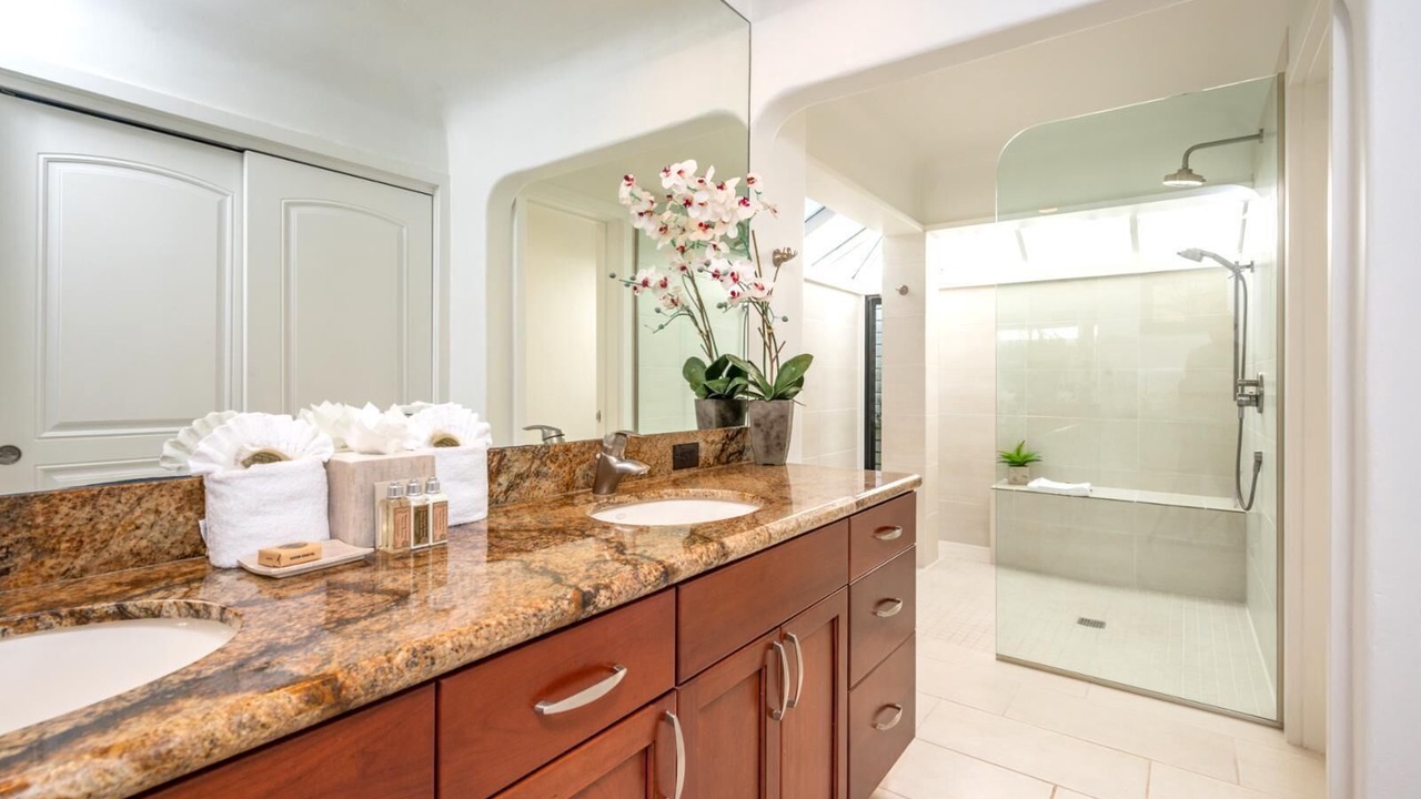 Photo of Bathroom in Napili
