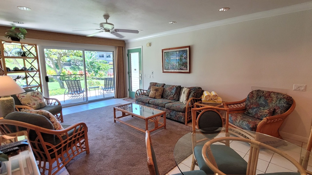 Photo of Livingroom in Kahana