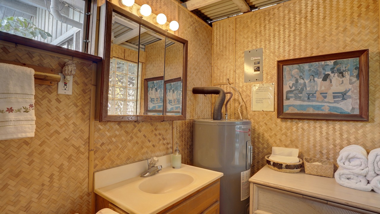 Photo of Bathroom in Makaha