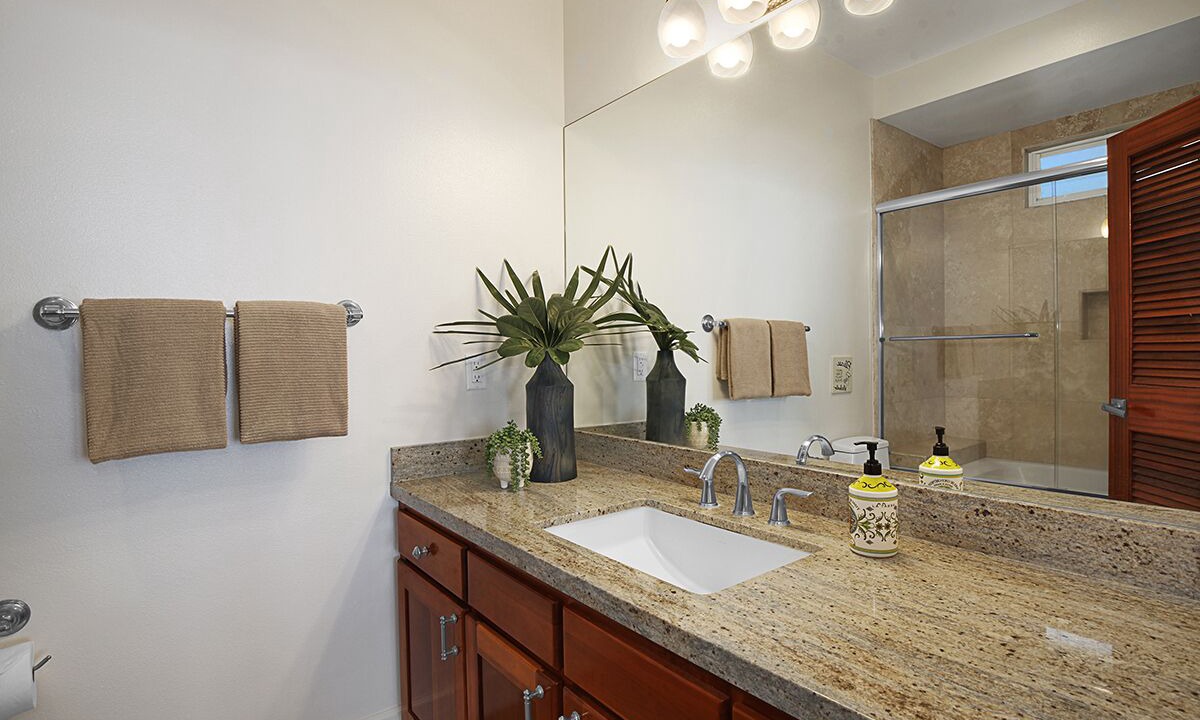Photo of Bathroom in Poipu