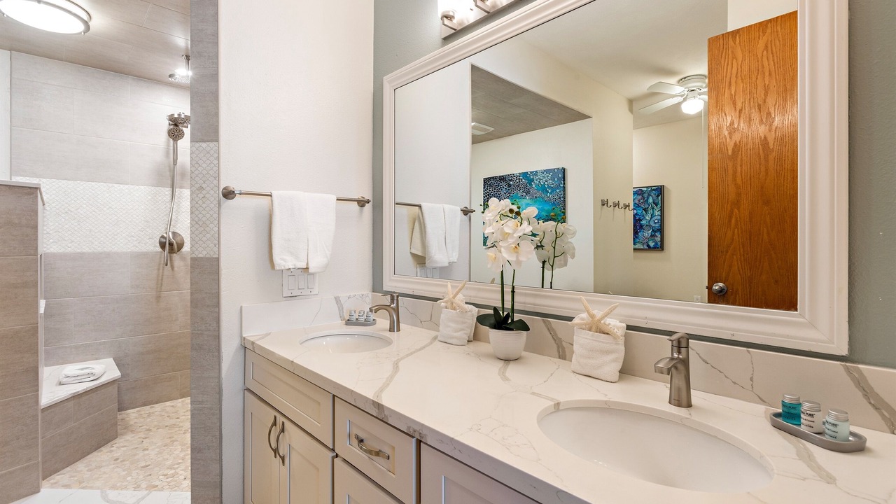 Photo of Bathroom in Kahana