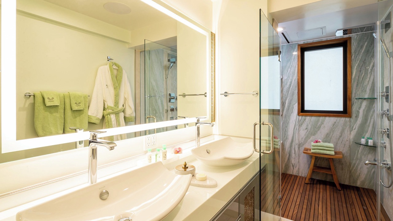 Photo of Bathroom in Waikiki