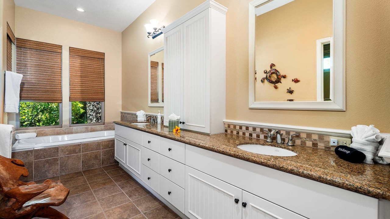 Photo of Bathroom in Kulalani