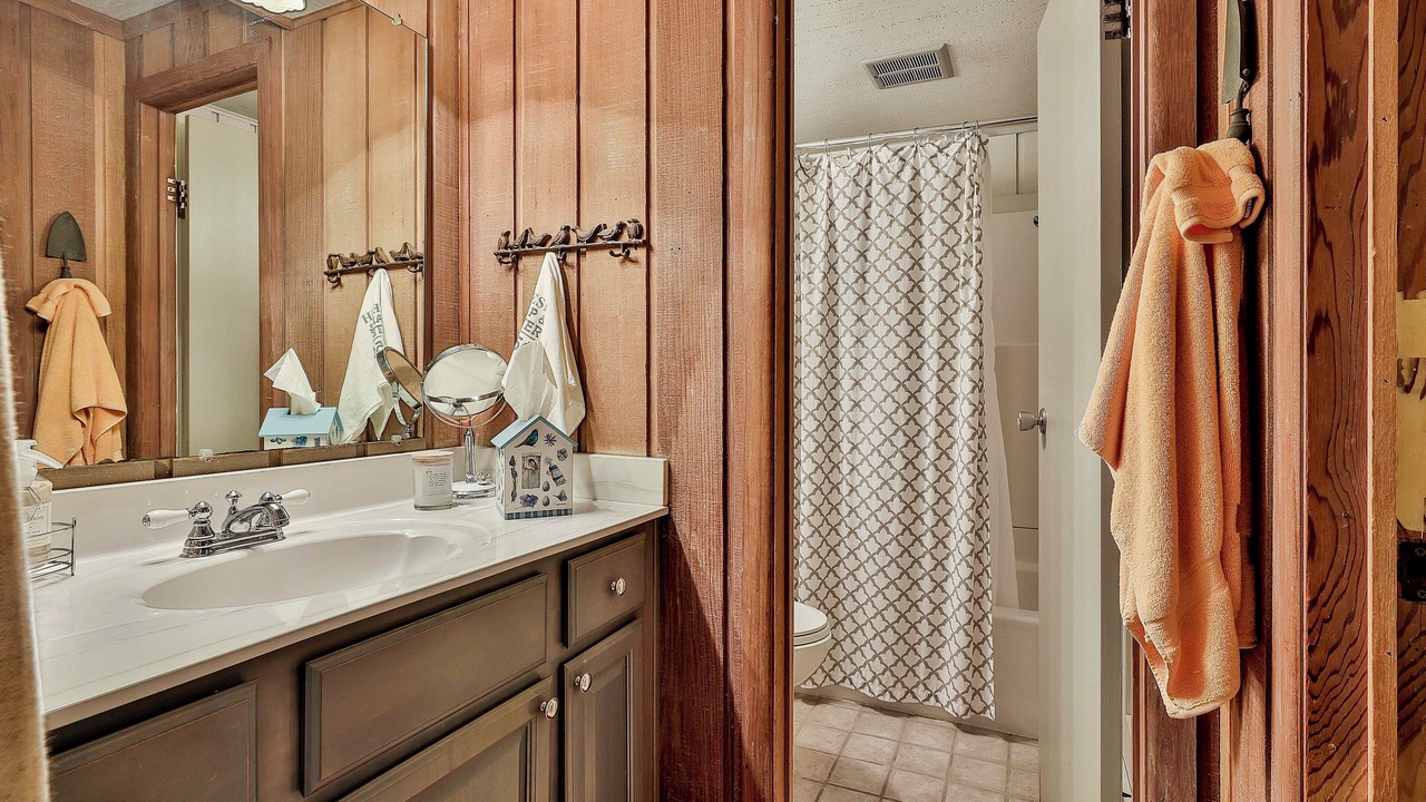 Photo of Bathroom in Pine Mountain