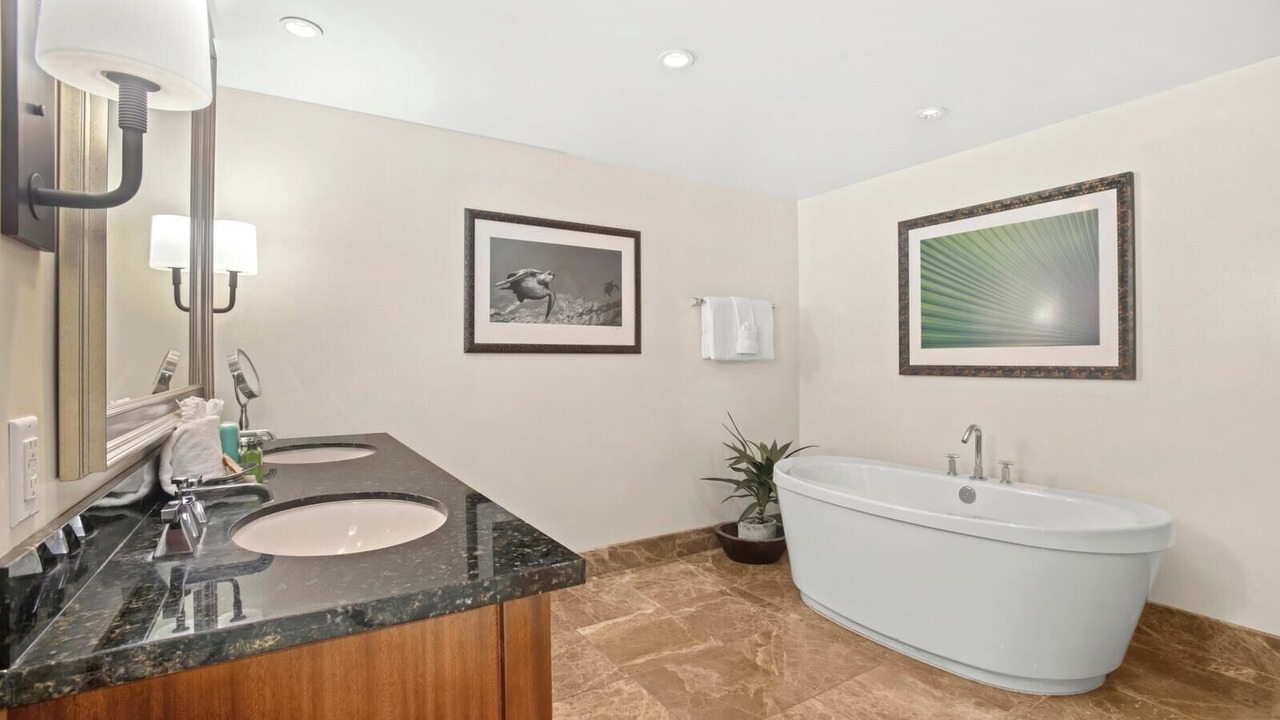 Photo of Bathroom in Honokowai