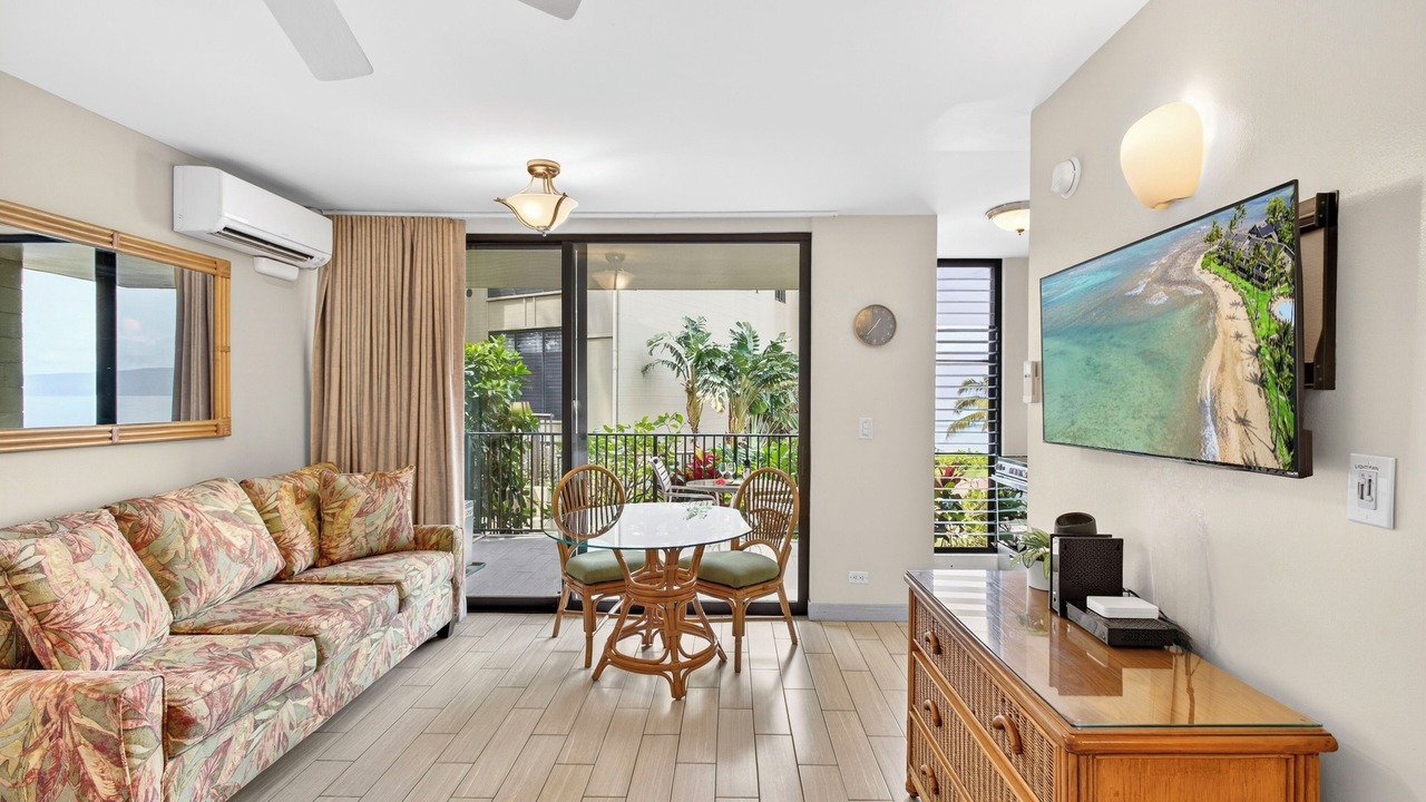 Photo of Livingroom in Kahana