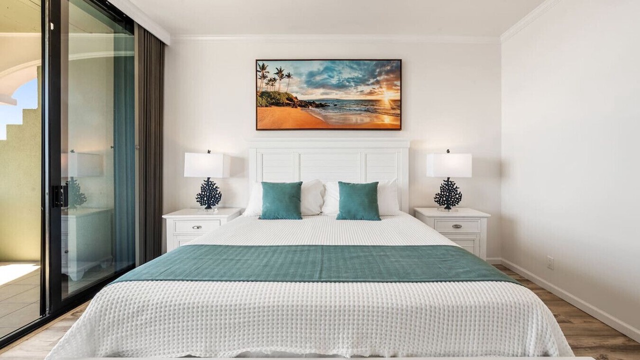 Photo of Bedroom in Historic Lahaina Front Street