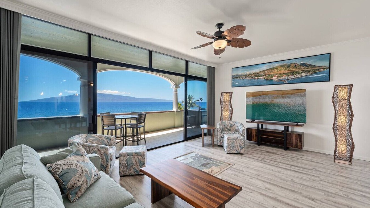 Photo of Livingroom in Historic Lahaina Front Street