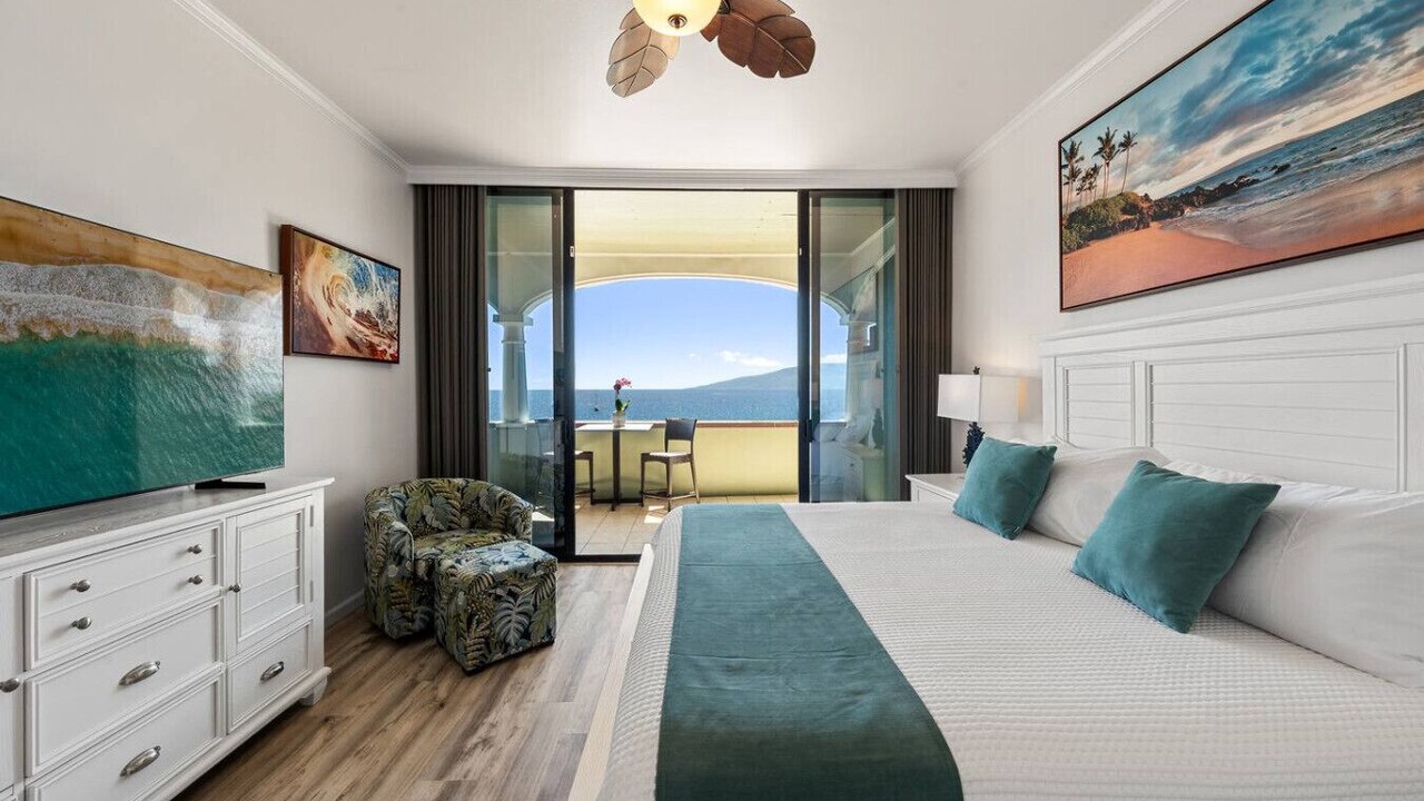 Photo of Bedroom in Historic Lahaina Front Street