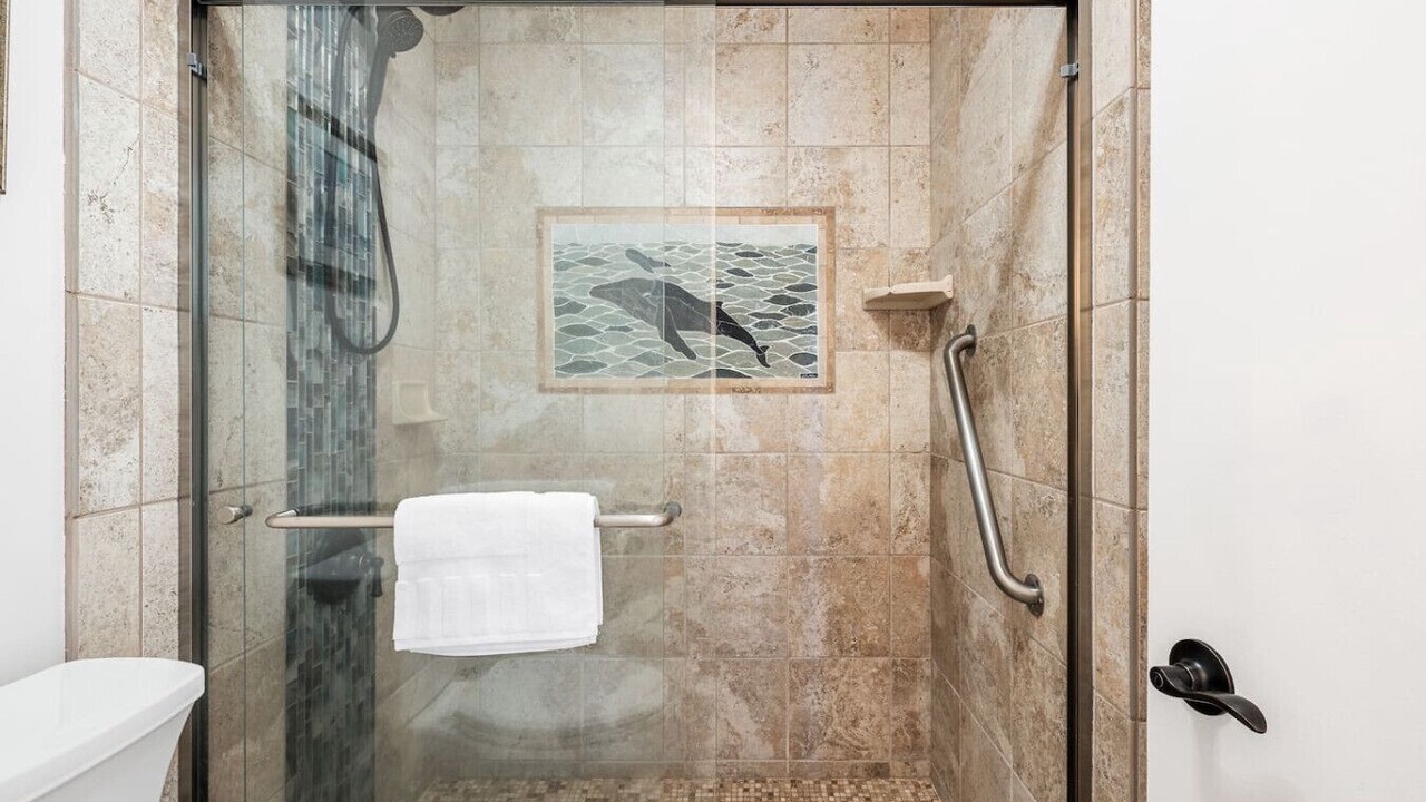 Photo of Bathroom in Historic Lahaina Front Street