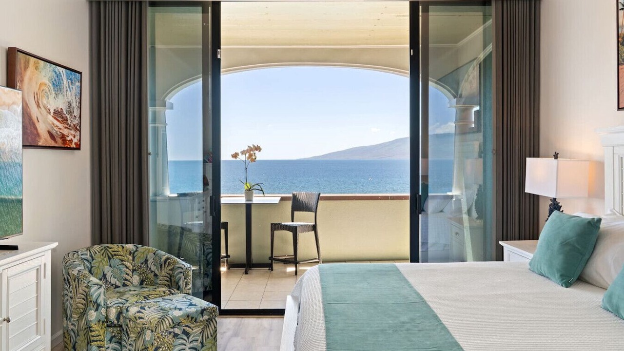 Photo of Bedroom in Historic Lahaina Front Street