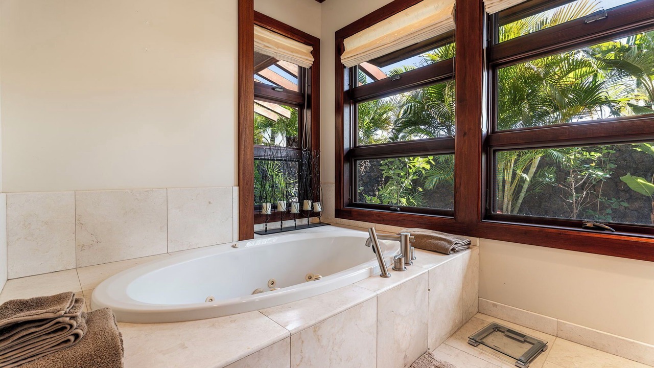 Photo of Bathroom in Waikoloa