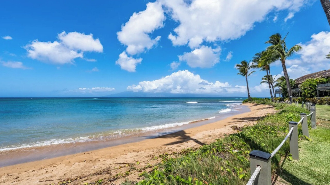 Photo of Others in Kahana