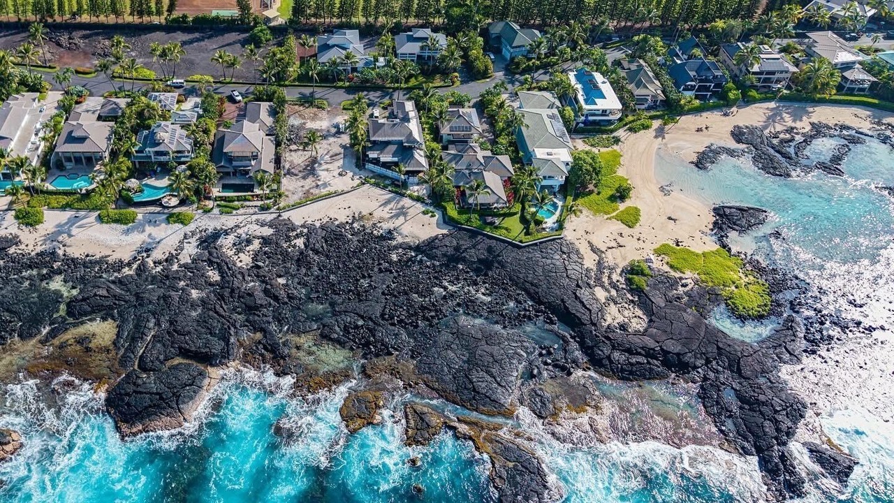 Photo of Others in Historic Kailua Village