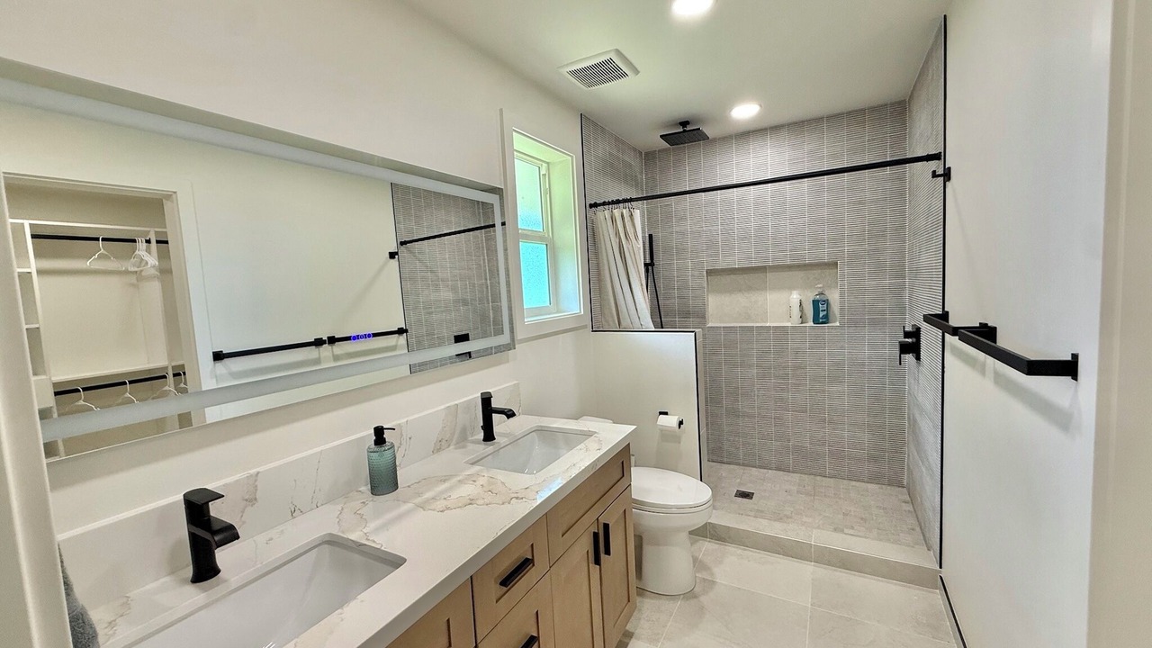 Photo of Bathroom in Waialee