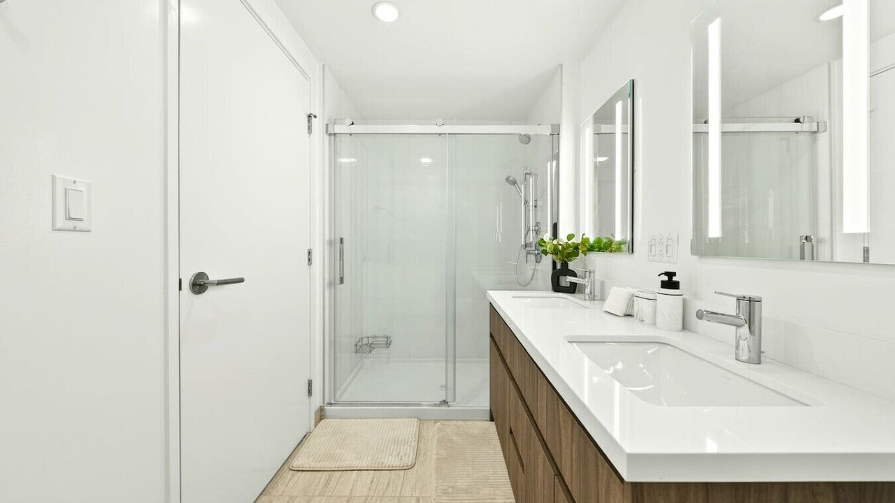 Photo of Bathroom in Ala Moana