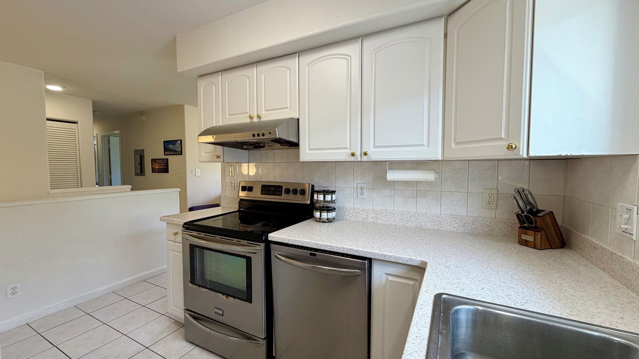 Photo of Kitchen in McCully - Moiliili
