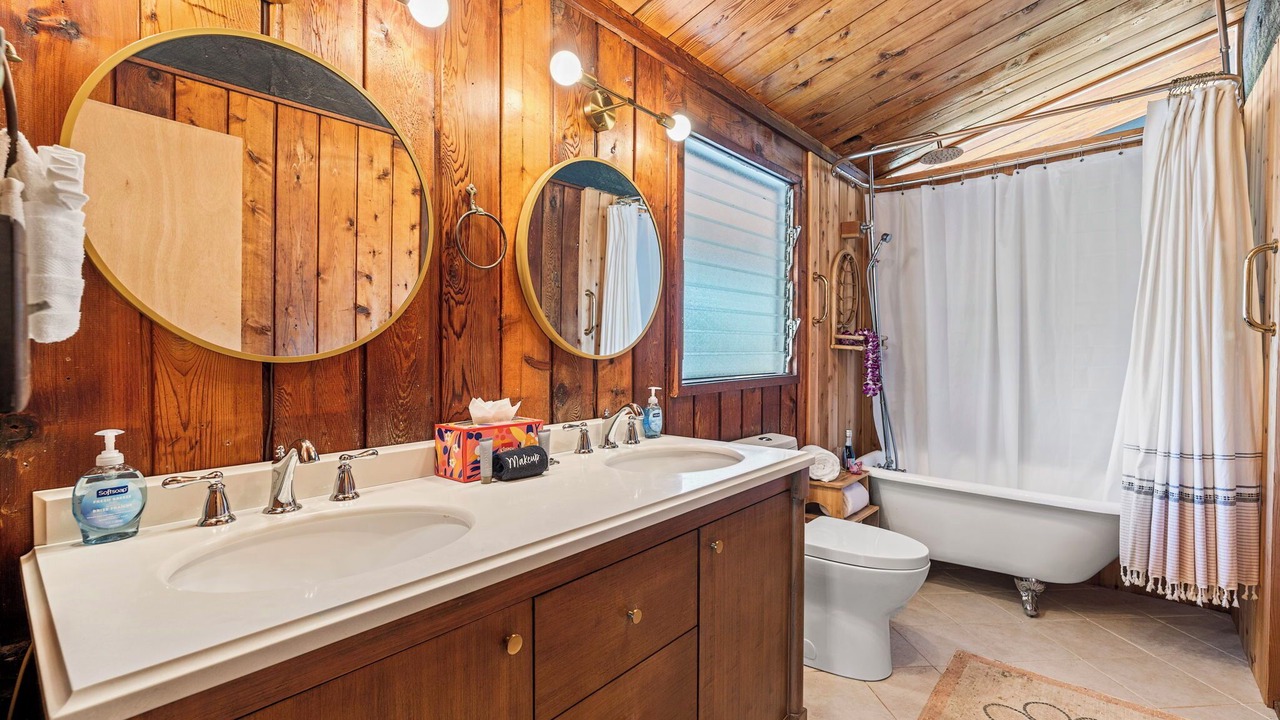 Photo of Bathroom in Keauhou
