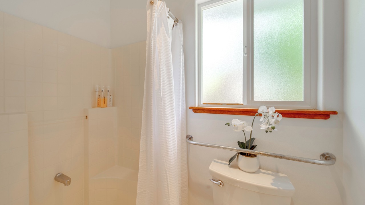 Photo of Bathroom in Keaau