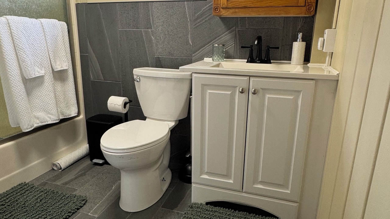 Photo of Bathroom in Ohia Estates
