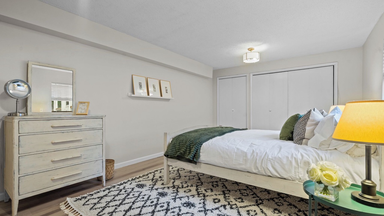 Photo of Bedroom in Lake Grove
