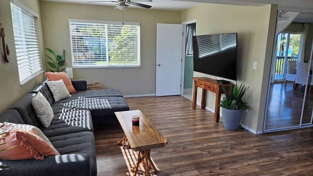 Photo of Livingroom in Punaluu