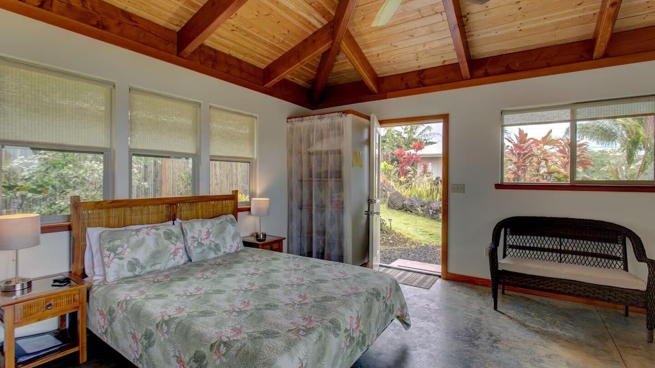 Photo of Bedroom in Puna Palisades