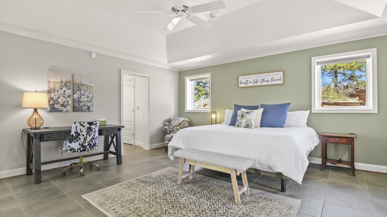 Photo of Livingroom in Divide