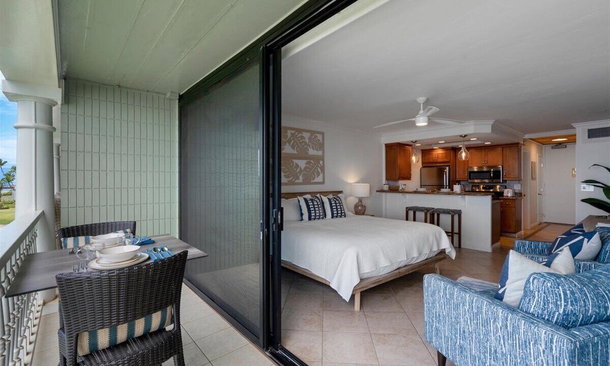 Photo of Bedroom in Historic Lahaina Front Street