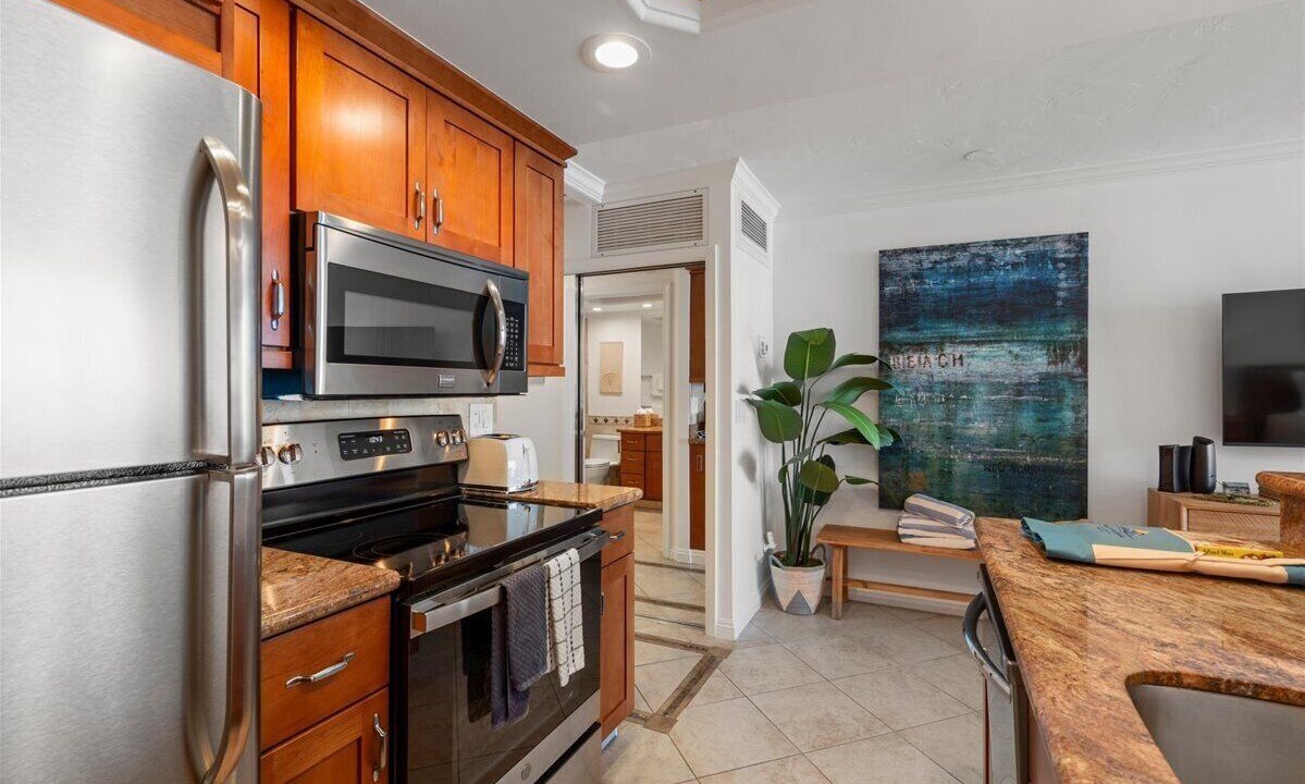 Photo of Kitchen in Historic Lahaina Front Street