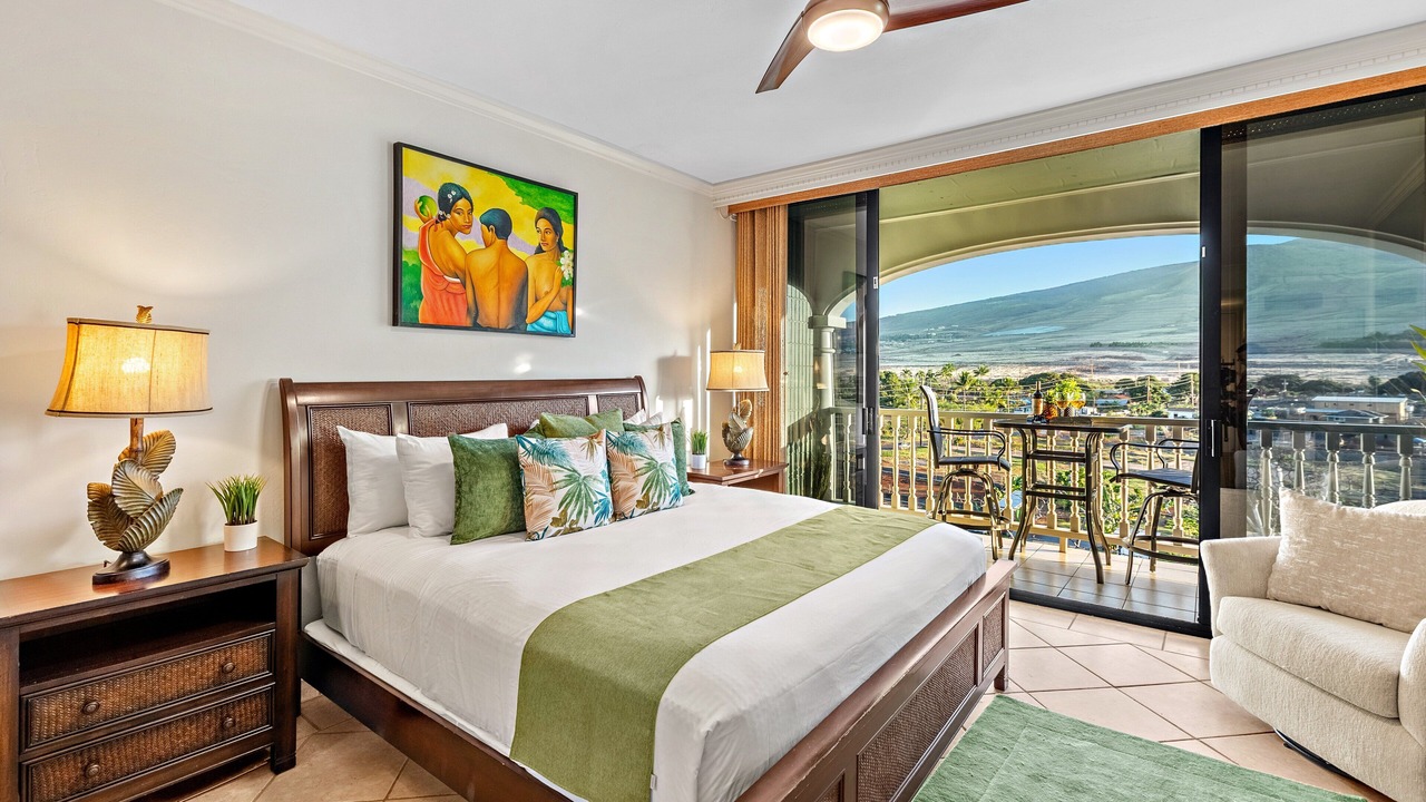 Photo of Bedroom in Historic Lahaina Front Street
