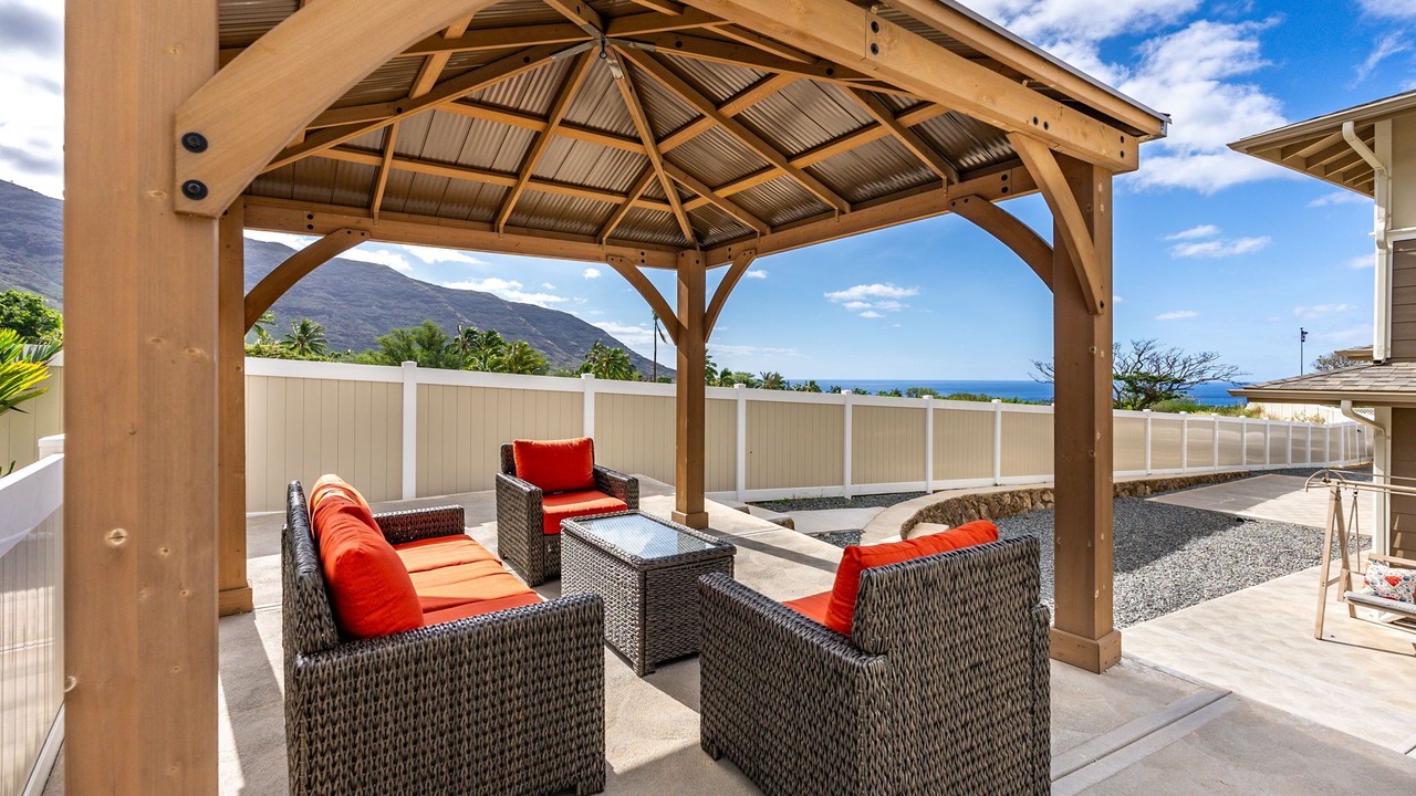 Photo of Outdoor in Makaha Valley