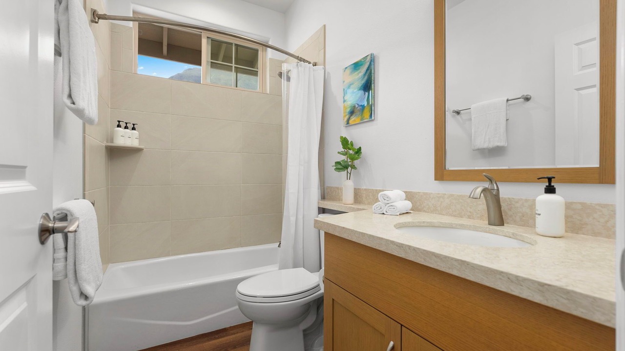 Photo of Bathroom in Makaha Valley