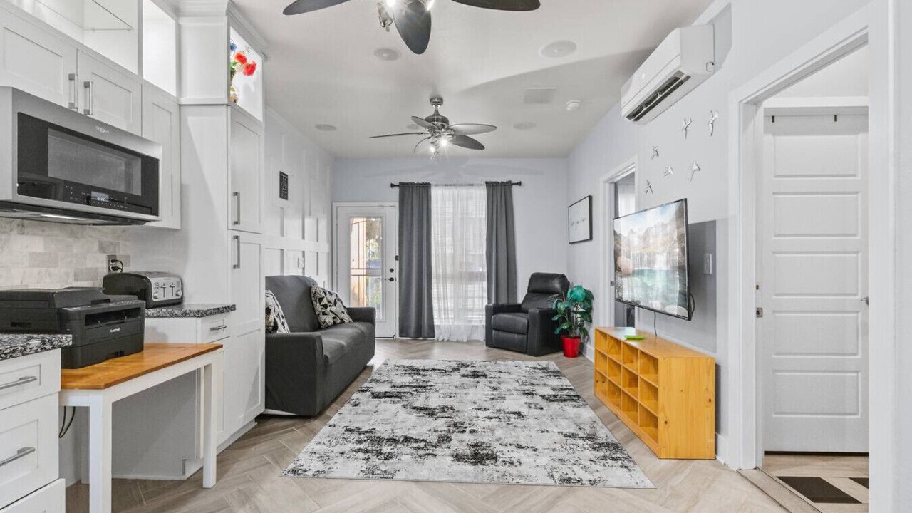 Photo of Livingroom in Ewa