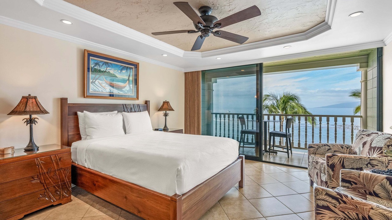 Photo of Bedroom in Historic Lahaina Front Street