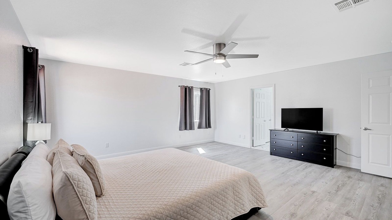 Photo of Bedroom in Spring Valley