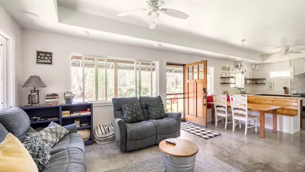 Photo of Livingroom in Royal Hawaiian Estates