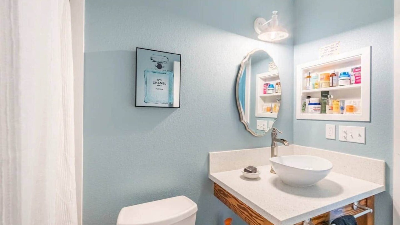 Photo of Bathroom in Royal Hawaiian Estates